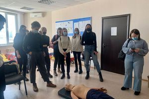 Ученики школы №1 г. Ханты-Мансийска посетили станцию скорой помощи