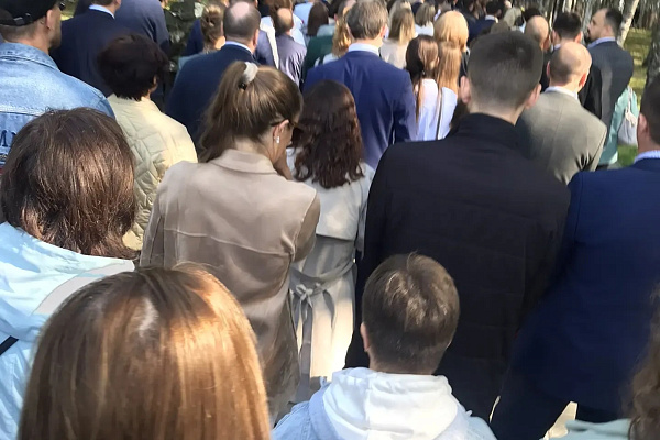 Сотрудники Ханты-Мансийской станции скорой медицинской помощи почтили память героев в День окончания Второй Мировой войны