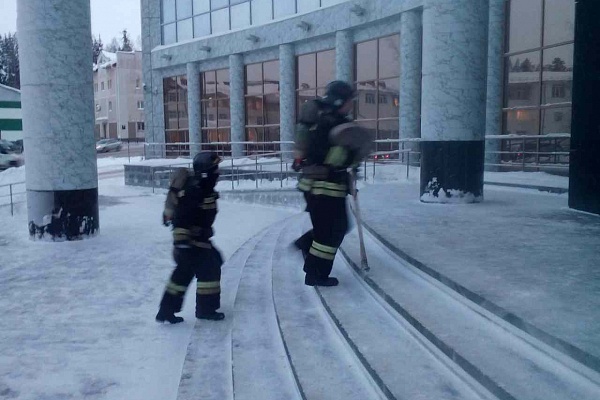 Участие в учениях по теме «Действия при возникновении возгорания или пожара в зданиях суда и судебных участках»